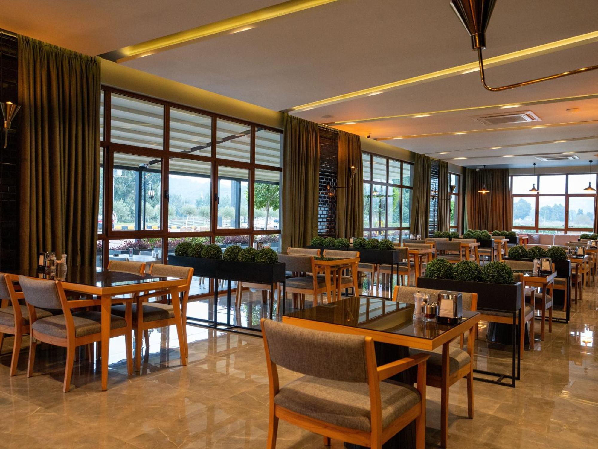 Calcalar Suit Hotel Ula Ngoại thất bức ảnh